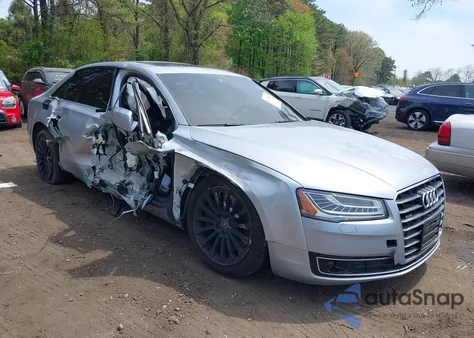 2015 Audi A8 L 4.0T z USA, uszkodzony, nr VIN WAU32AFD2FN038880